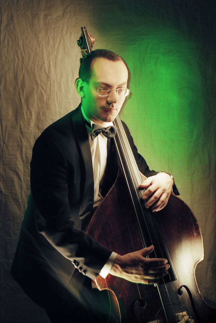 Vladimir Kurakov. BAZAAR. 1999. Yuri Golubev. Life with a double bass. Без названия